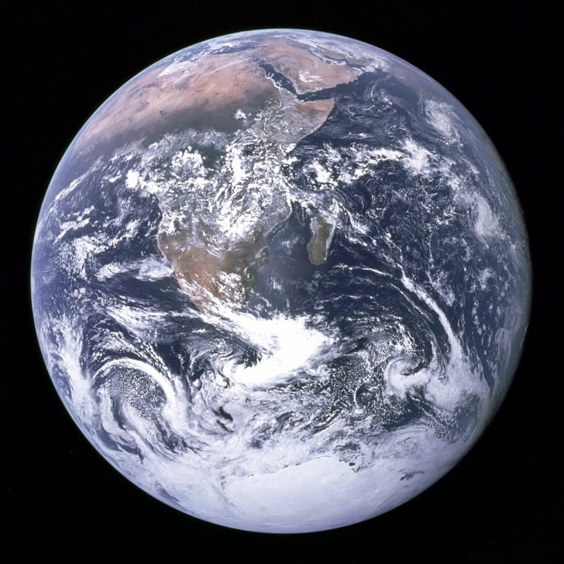 تصویر زمین توسط سرنشین آپولو ۱۷