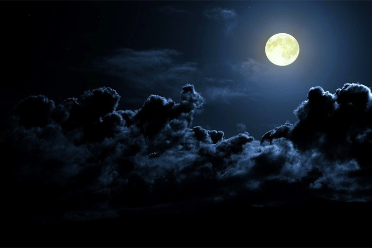 تماشا کنید: قرص درخشان ماه