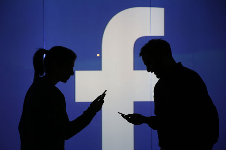 کاربران واتس اپ و مسنجر فیسبوک روزانه ۶۰ میلیارد پیام رد و بدل می‌کنند