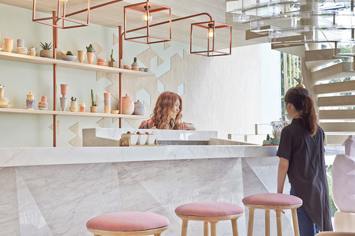 طراحی داخلی یک کافه و الهام از بلورهای شکر