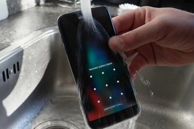 گلکسی نوت 6 با حسگر عنبیه چشم و گواهی IP68 همراه خواهد شد