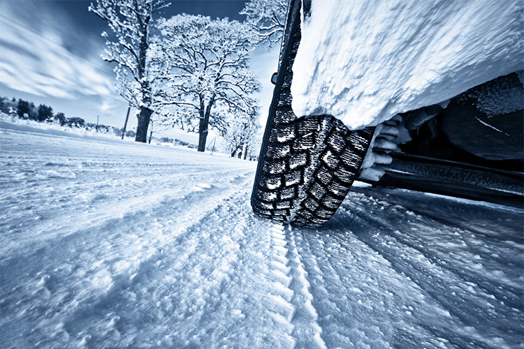 تایرهای ۴ فصل مناسب رانندگی در روزهای برفی نیستند