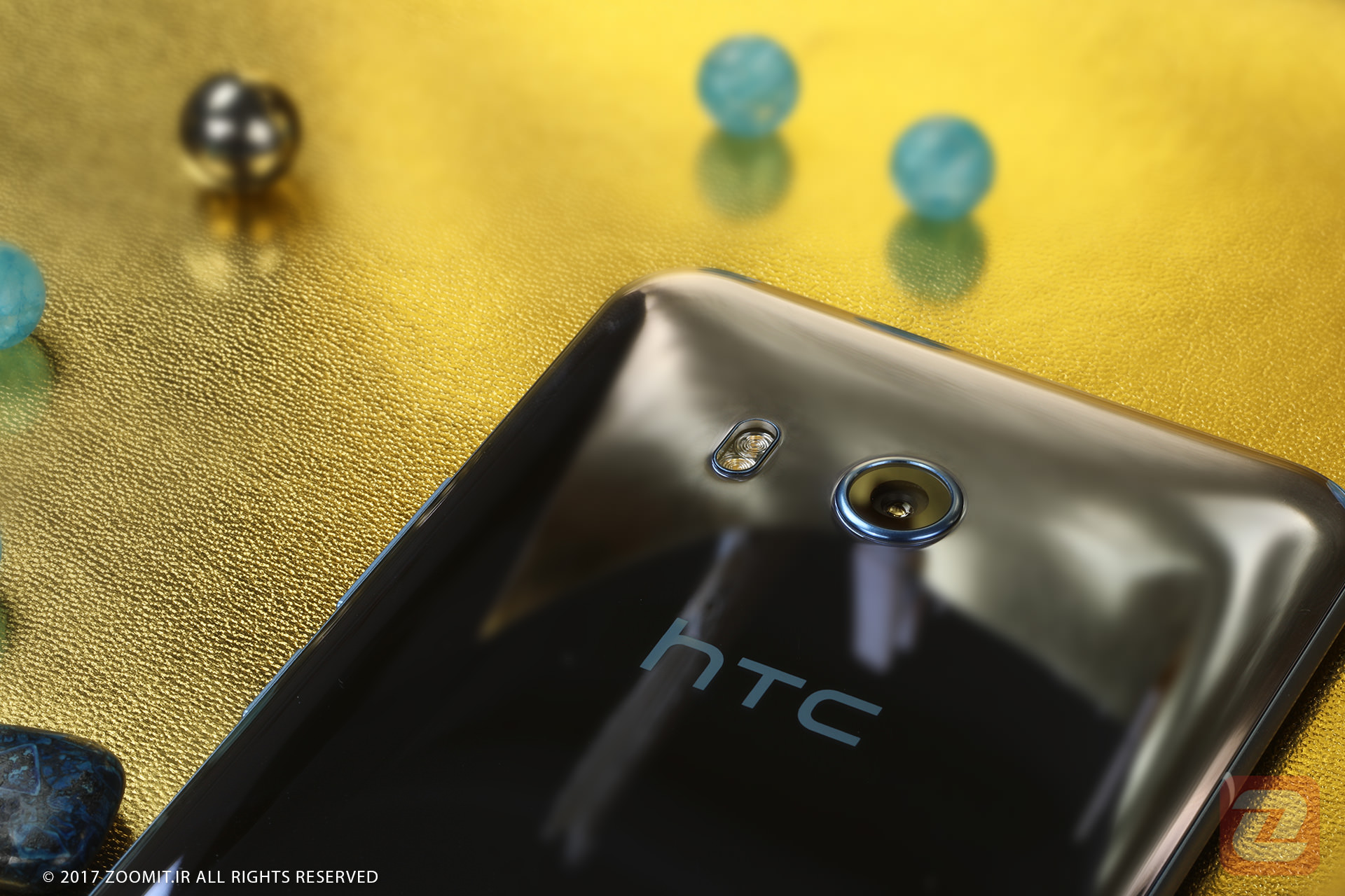 اچ تی سی یو ۱۱ / HTC U11