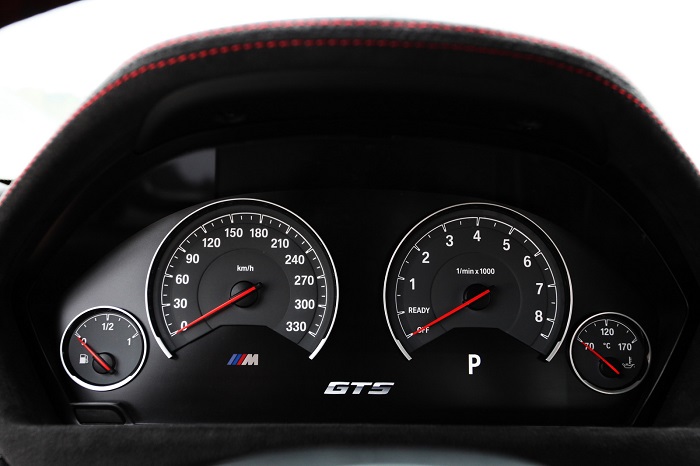 Lightweight Performance BMW M2 CSR