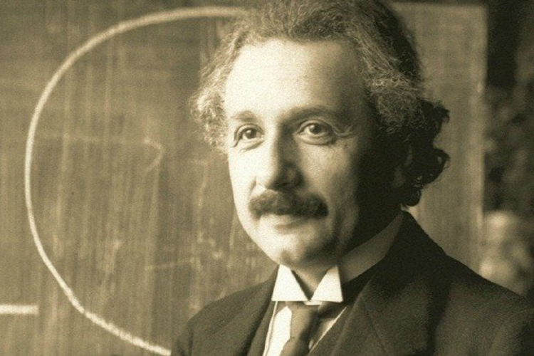 ۱۵ نقل قول ژرف از اینشتین که نشانگر یک ذهن نابغه است