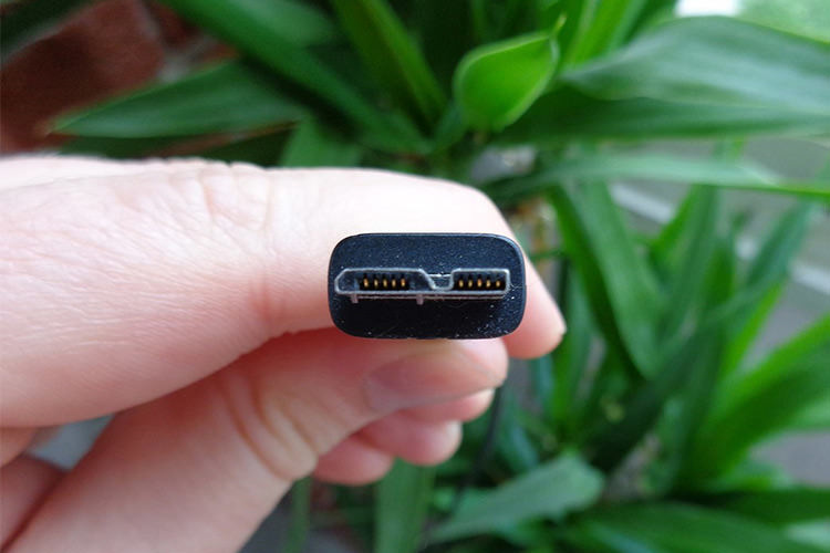 USB Micro-B with SuperSpeed