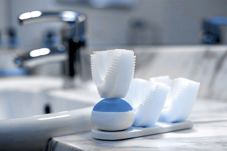 با اولین مسواک تمام خودکار دنیا، دندان‌هایتان را در ۱۰ ثانیه مسواک کنید