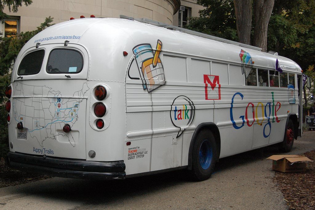googlers-at-the-mountain-view-campus-get-a-free-ride-to-and-from-work