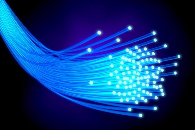 توسعه فیبر نوری نیمه هادی بهبودیافته؛ راهکار جدید افزایش سرعت اینترنت