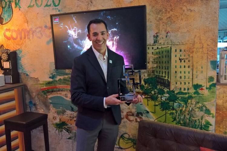 سرفیس پرو 4 جایزه بهترین Mobile Tablet را در MWC 2016 دریافت کرد
