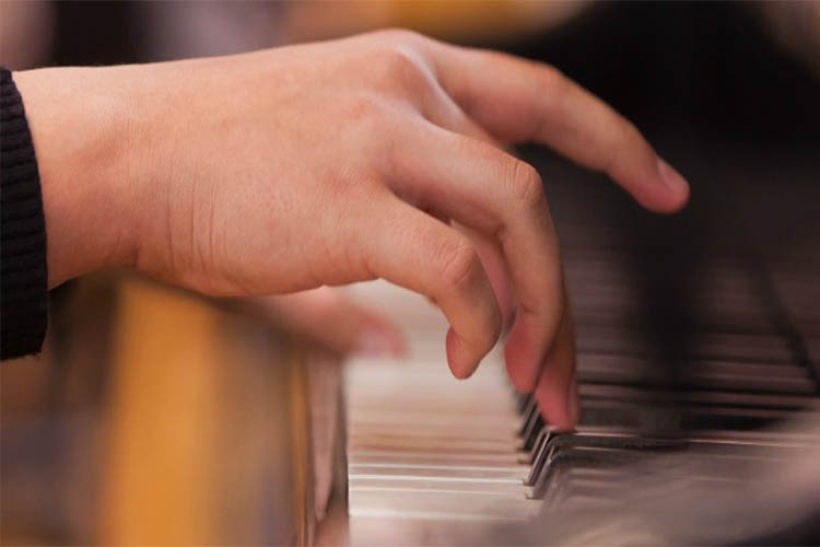 تاثیر مطلوب یادگیری موسیقی بر مهارت‌های زبانی کودکان