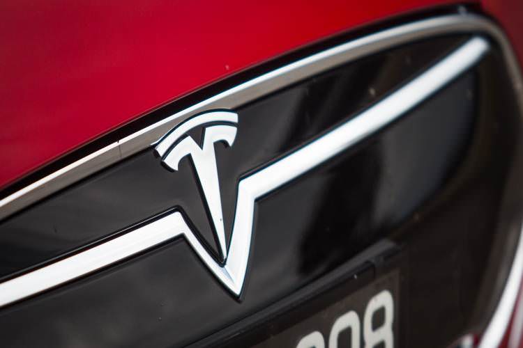 ۱۲ فروردین تسلا از اتومبیل Model 3 رونمایی می‌کند 