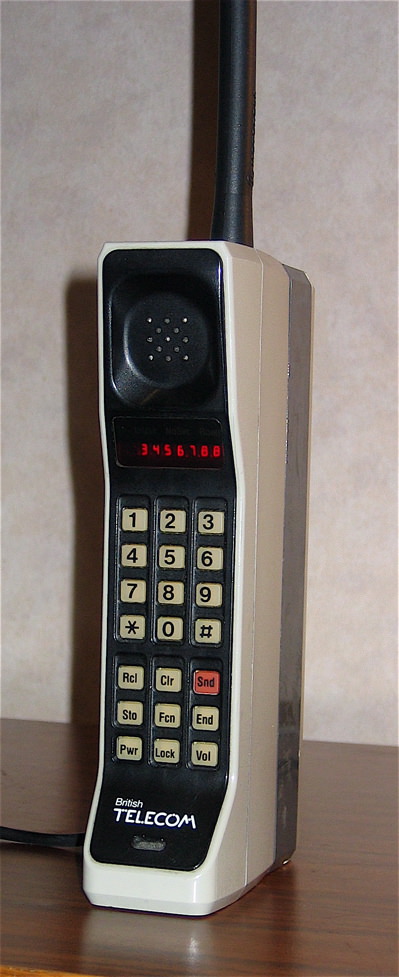 اولین تلفن همراه عرضه شده توسط موتورولا