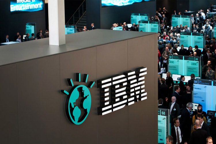 درآمد IBM با وجود کاهش کلی، در بخش رایانش ابری و تحلیل داده‌ها افزایش یافته است