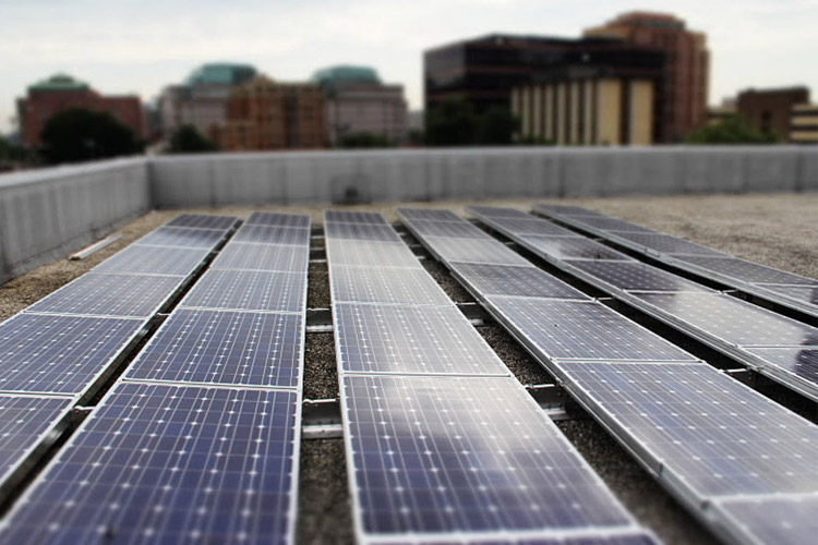 تولید ۳۹ درصد انرژی الکتریکی در آمریکا با نصب باتری خورشیدی روی سقف خانه ها