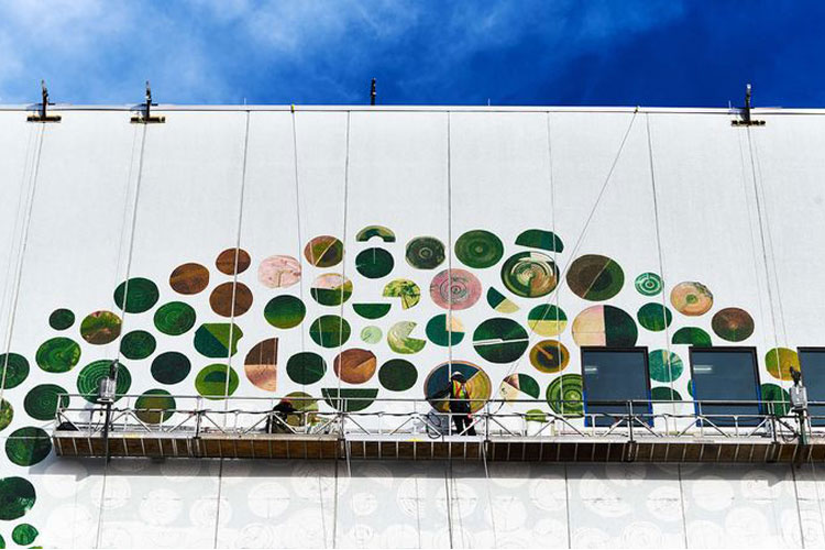 گوگل دیوارهای دیتاسنترهای خود را به نقاشی‌ های هنری مزین می‌کند