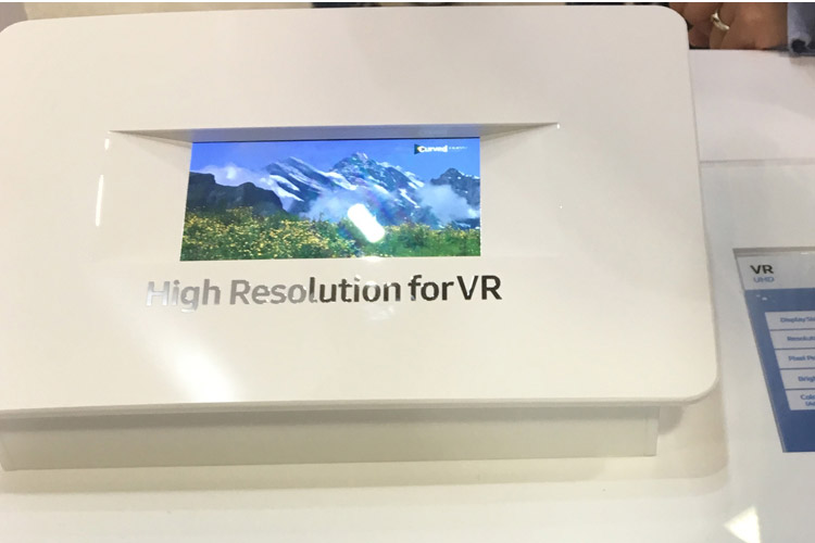 سامسونگ نمایشگر ۵.۵ اینچی 4K با هدف بهبود تجربه استفاده از هدست های واقعیت مجازی رونمایی کرد