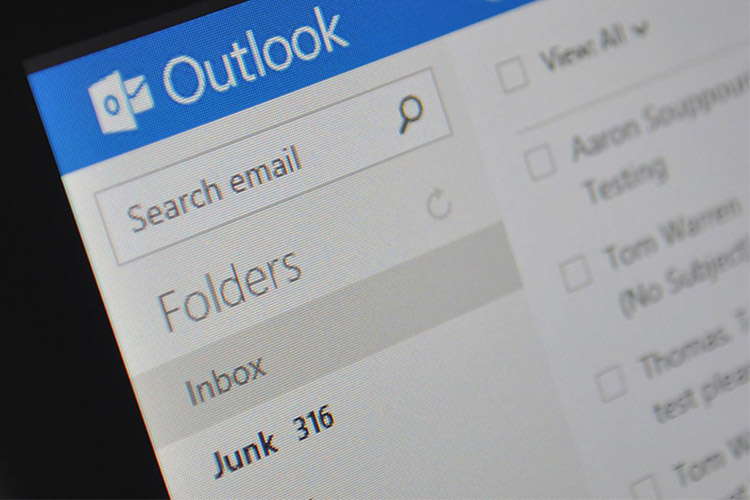 دریافت ایمیل های اسپم در اثر از کار افتادن فیلتر اسپم دو سرویس Outlook و Hotmail مایکروسافت