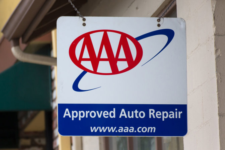 شرکت AAA به رکورد تعمیر ۳۲ میلیون خودرو در سال ۲۰۱۵ رسید