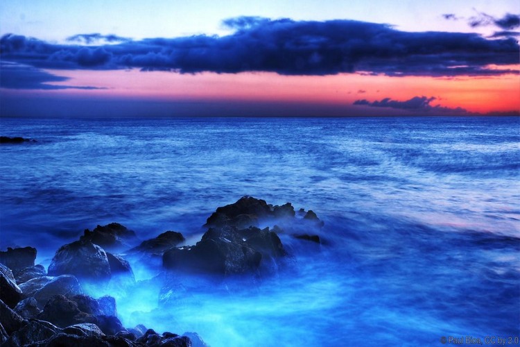پرسش‌های بزرگ: آیا دریا واقعا آبی رنگ است؟