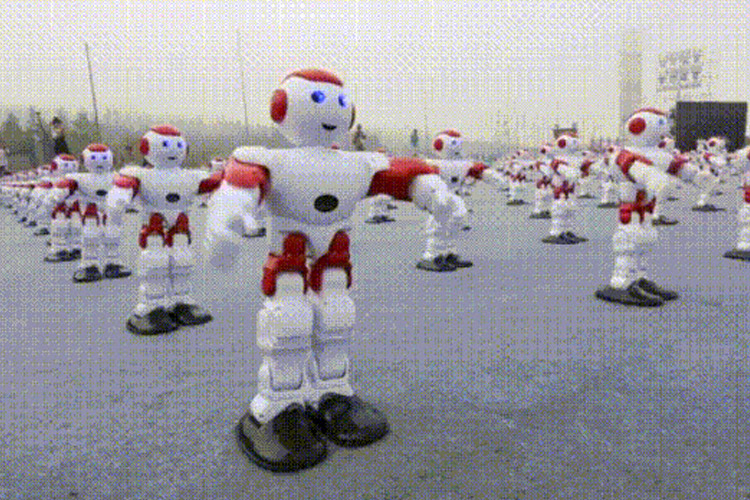 تماشا کنید: حرکات موزون ۱۰۰۰ ربات به‌صورت هماهنگ