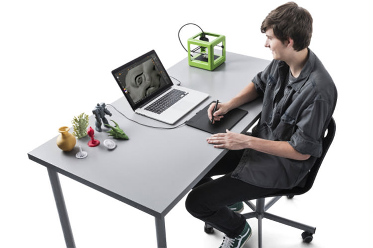 Wacom از بسته Intuos 3D شامل لوح و قلم همراه با نرم افزار طراحی سه بعدی رونمایی کرد