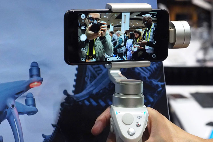 تثبیت کننده موبایلی DJI موسوم به OSMO در رنگ جدید نقره ای معرفی شد