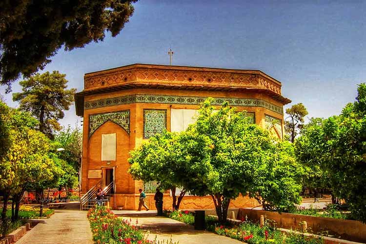 قدیمی ترین موزه شیراز کجاست؟