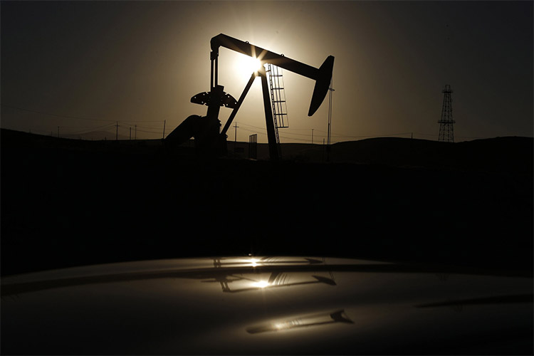 قیمت منفی نفت به چه معناست، چرا رخ داد و چه تبعاتی در پی دارد؟
