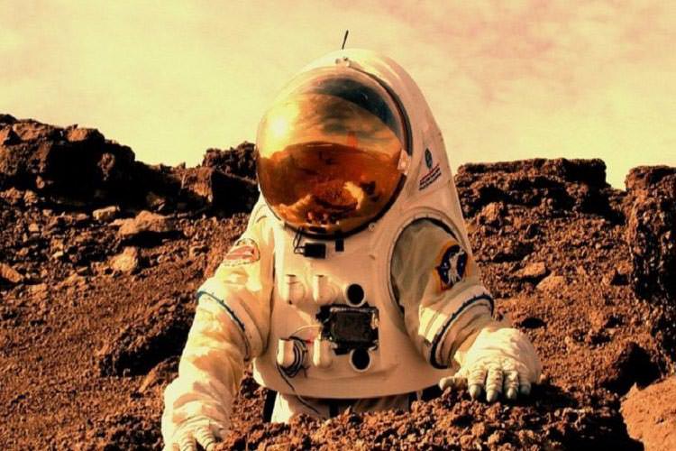 باز آلدرین: تا ۲۰ سال آینده میتوانیم به مریخ برویم
