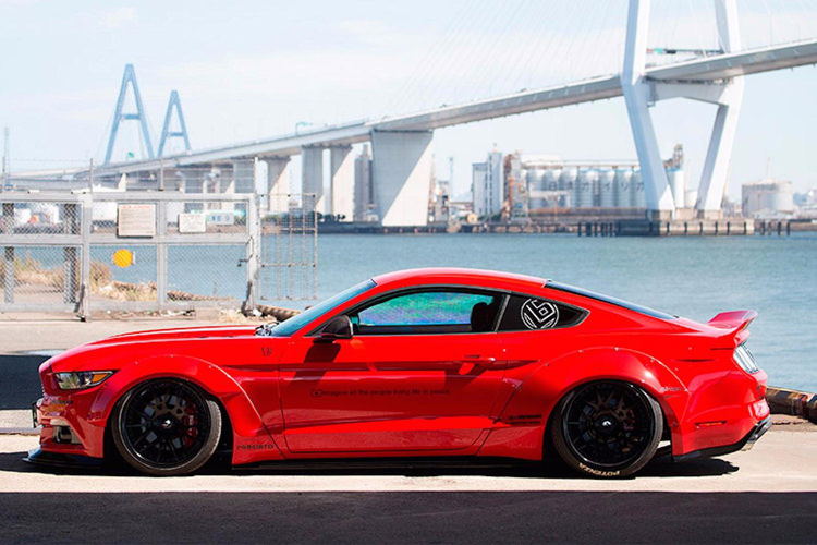 Liberty Walk Ford Mustang