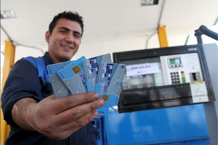 زمان اجرای سهمیه بندی بنزین نامشخص است؛ دولت سهمیه مازاد مردم را خریداری می‌کند
