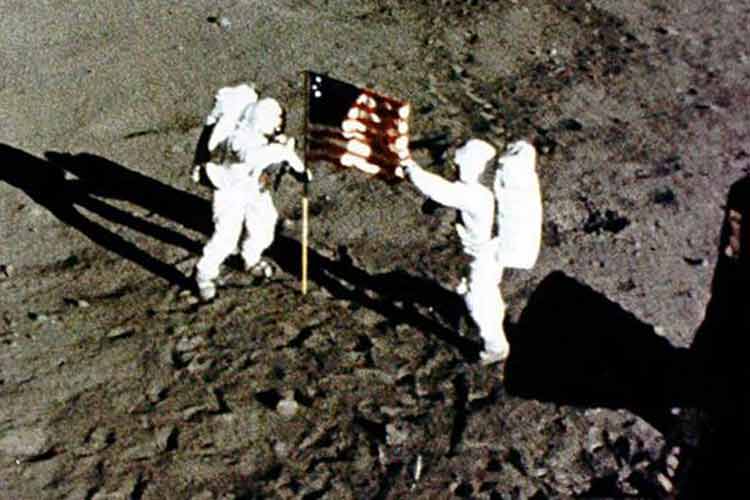 بازخوانی خاطرات مردم از فرود تاریخی روی ماه: روزی که همه به یاد دارند