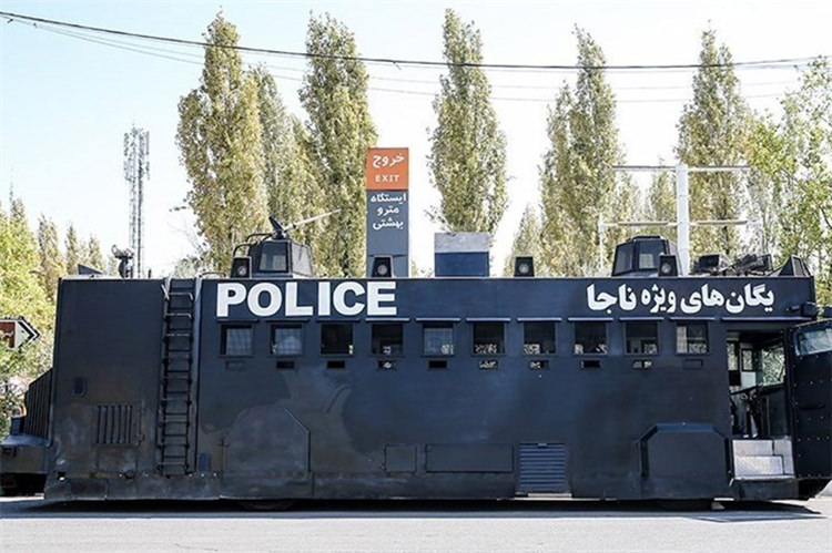 راتق؛ خودروی زرهی پلیس یگان ویژه ایران رونمایی شد