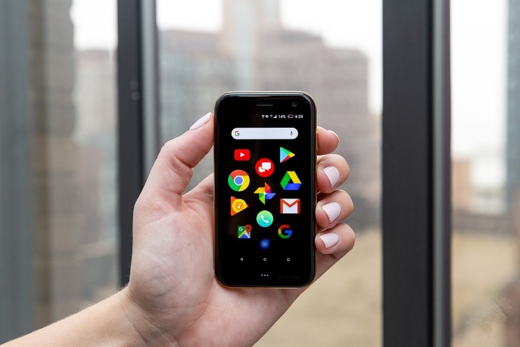 گوشی Palm معرفی شد؛ محصولی کوچک‌جثه با ظاهری شبیه به آیفون X