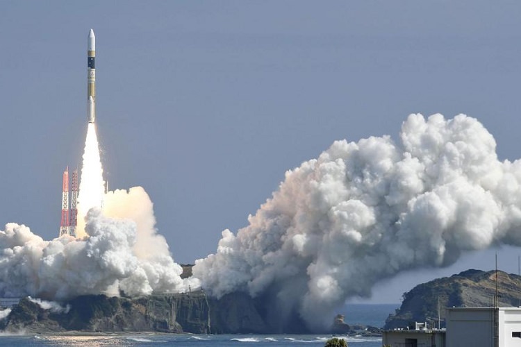 خلیفه ست، نخستین ماهواره ساخت امارات توسط ژاپن به فضا پرتاب شد