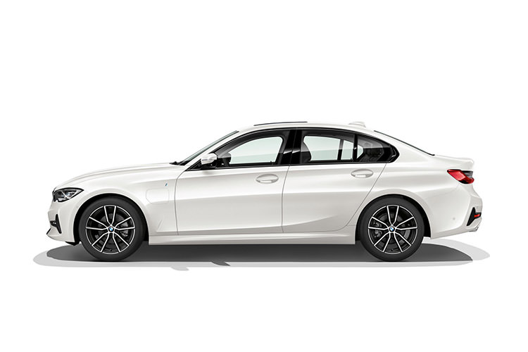 BMW 3-Series 330e plugin hybrid car / بی ام و سری 3 خودروی پلاگین هیبریدی