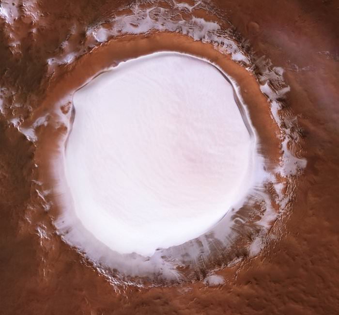 حفره یخ مریخ / Korolev crater