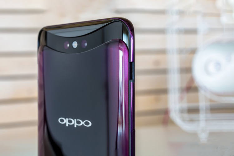 اوپو گوشی مجهز به دوربینی با قابلیت زوم اپتیکال ۱۰ برابری رونمایی می‌کند