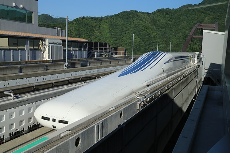 قطار مگلو L0 ژاپن