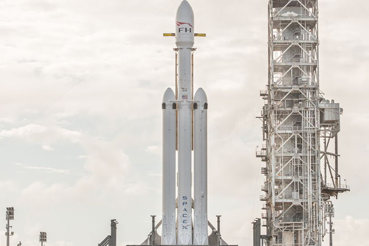 پخش زنده پرتاب راکت Falcon Heavy را ۲.۵ میلیون نفر تماشا کردند