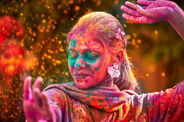 جشن رنگ‌ها یا هولی چیست و چرا هندی‌ها آن را جشن می‌گیرند؟