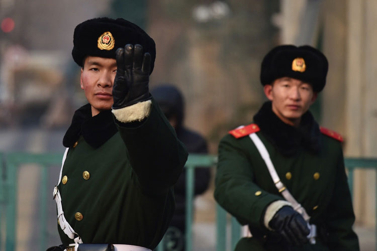 پلیس چین از فناوری تشخیص چهره برای شناسایی مجرمان استفاده می‌کند