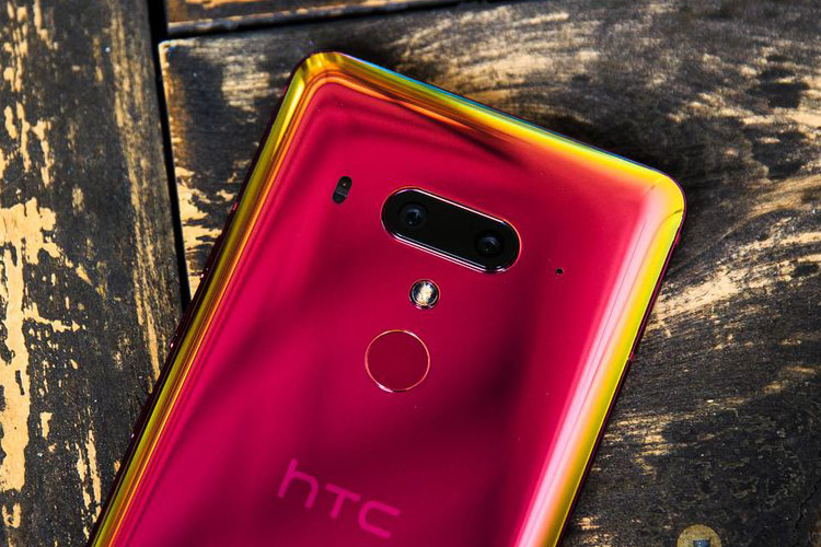 گوشی اکسدوس HTC مبتنی بر بلاک چین ۳۰ مهرماه معرفی میشود