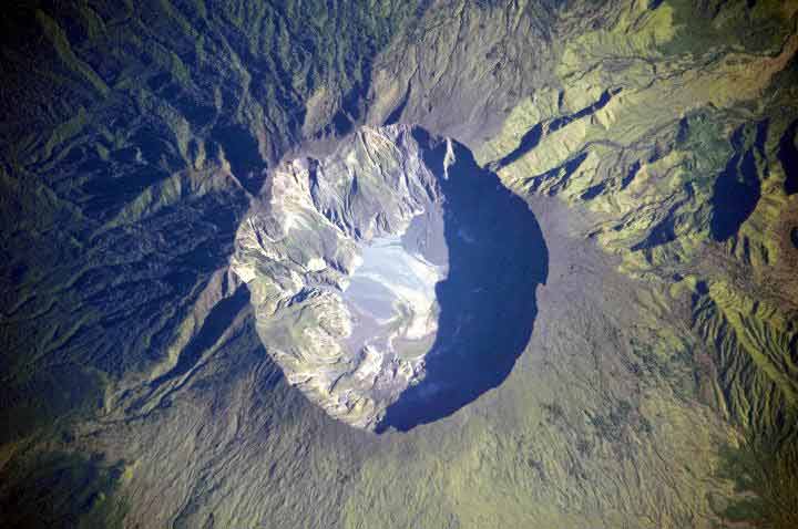 کوه آتشفشانی تامبورا 