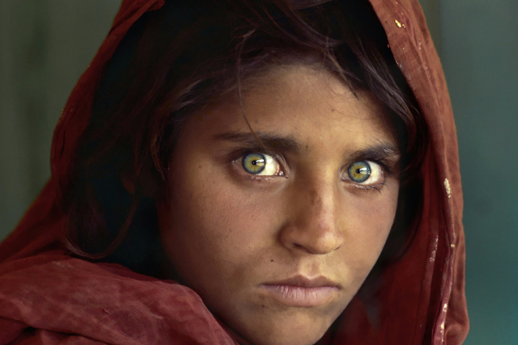عکس دختر افغان استیو مک کوری