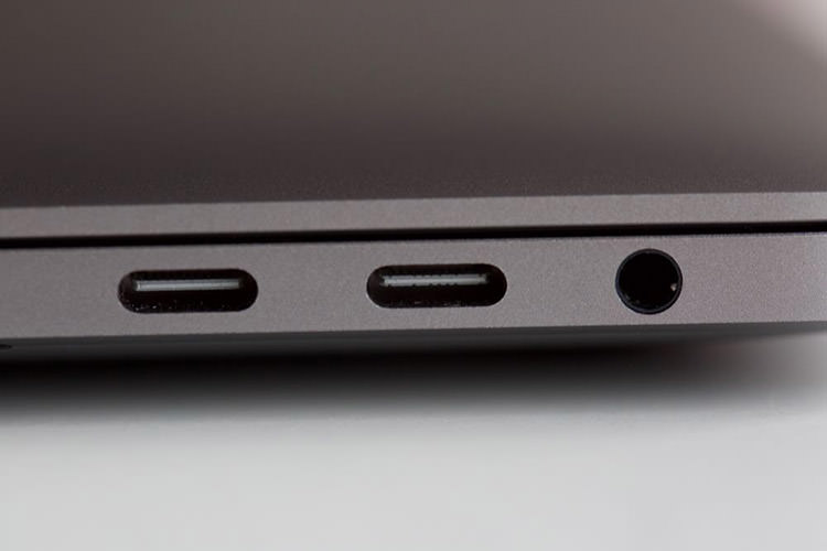 درگاه USB-C مک‌بوک / MacBook USB-C Port