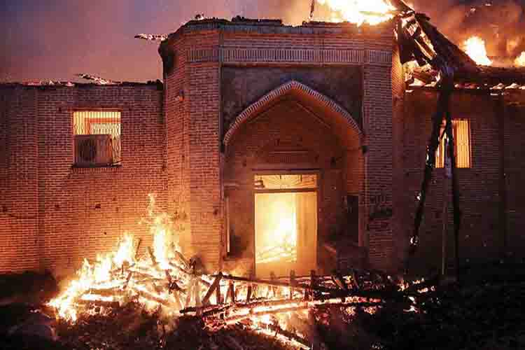 تاریخی ترین مسجد مازندران که در آتش سوخت