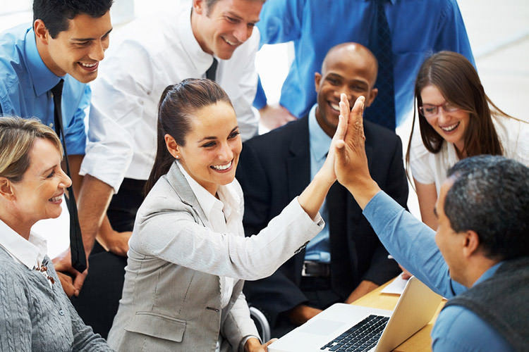 روش هایی برای ایجاد محیط کار و کارکنان شاداب