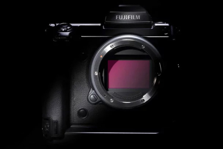 فوجی فیلم دوربین مدیوم فرمت 100 مگاپیکسلی با سیستم فوکوس فازی می‌سازد